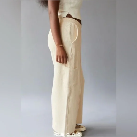 Urban Outfitters Ivory High Waist Flowy Wide-Leg Corduroy Pants. Small. NWT - Picture 2 of 15